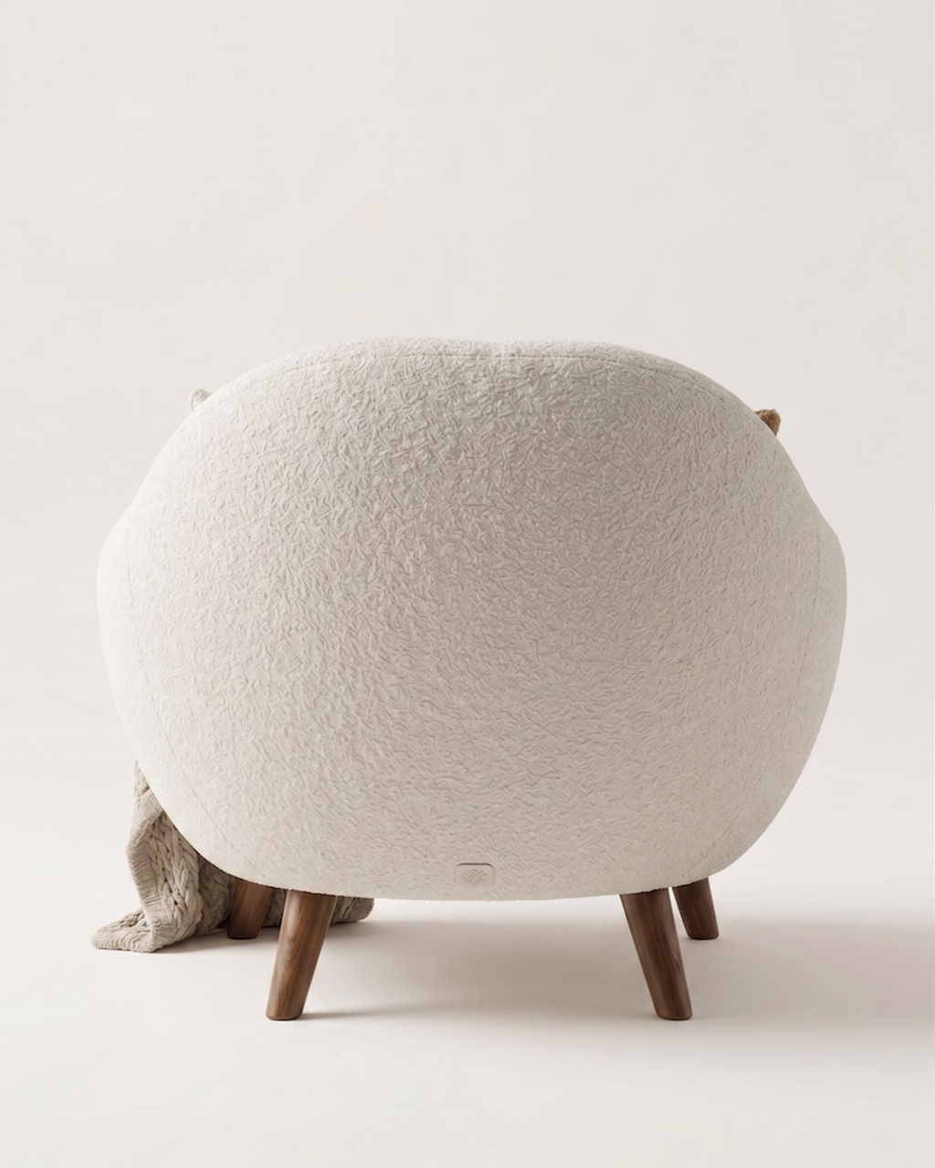 Treya Premium Bouclé Egg Accent Chair - Luxury Upholstered Cuddle Armchair with Natural Oak Legs - Modern Teddy Fabric Lounge Chair for Living Room & Bedroom - Cream White (Cream White)